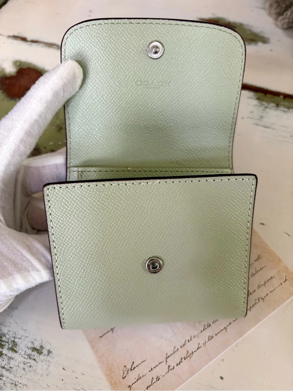 EUC Coach Small Trifold Wallet Leather Pale Pistachio Green Silver